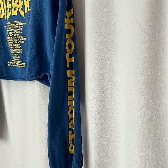 Justin Bieber Divided Blue/Gold Stadium Tour Cropped Sweatshirt Top **Size S** - Picture 6 of 7